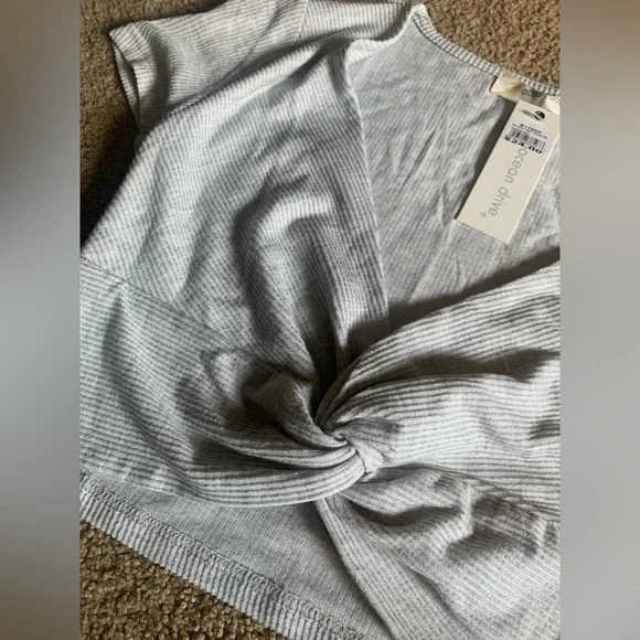 NWT Women’s Ocean Drive Rib Knit Twist Front Tee Harbor Grey Soft Cropped Large - Picture 5 of 8